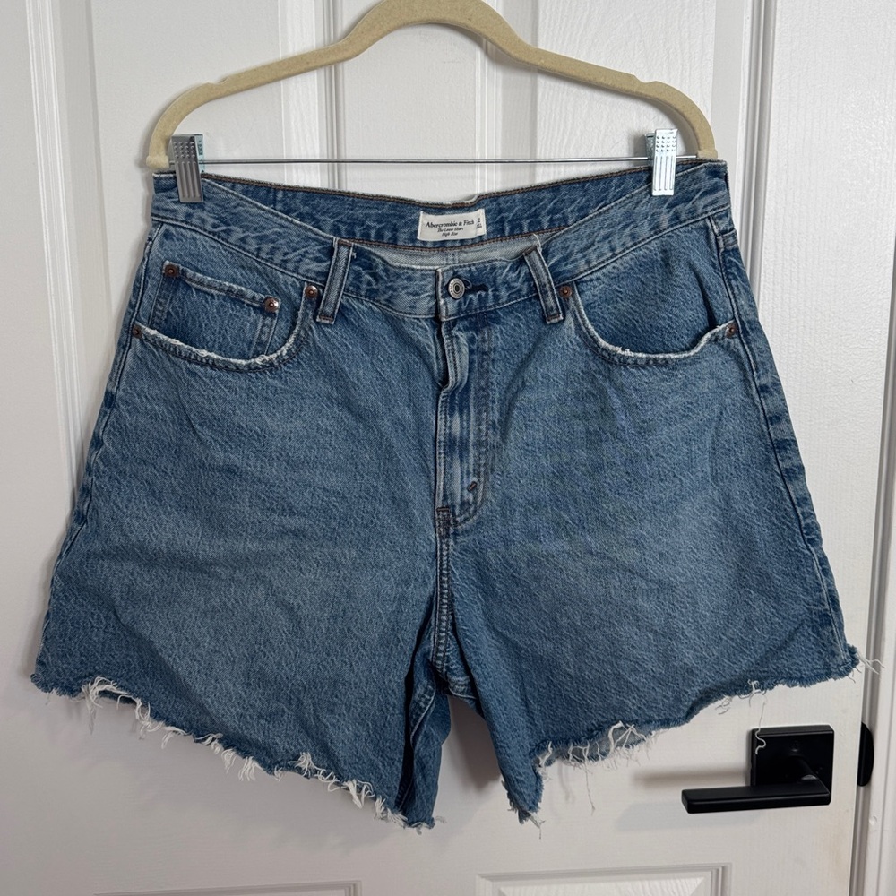 High rise jean shorts\ New - Picture 8 of 8